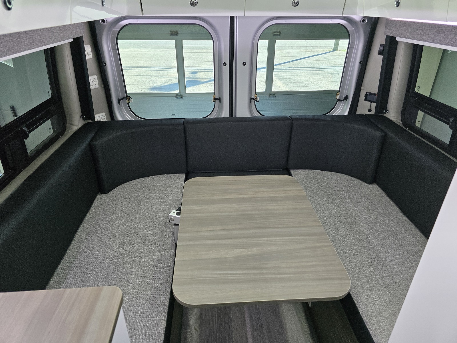 2025 Classe B Escapade VR B21 Disponible | Escapade VR